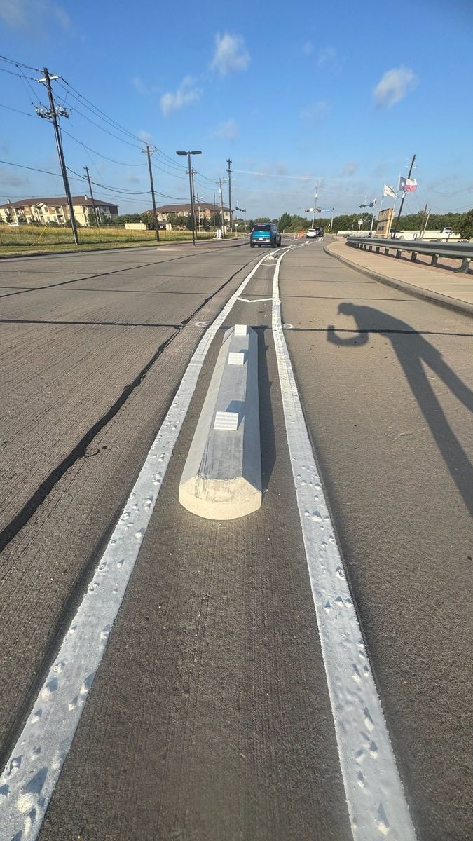 Route photo 7: North Concrete Barrier 6, Reflector Damage