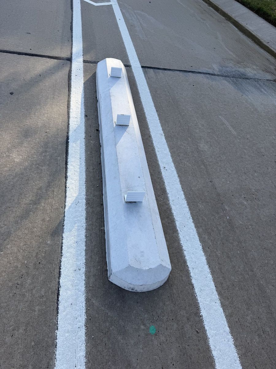Route photo 22: South Concrete Barrier 6, Tire Marks