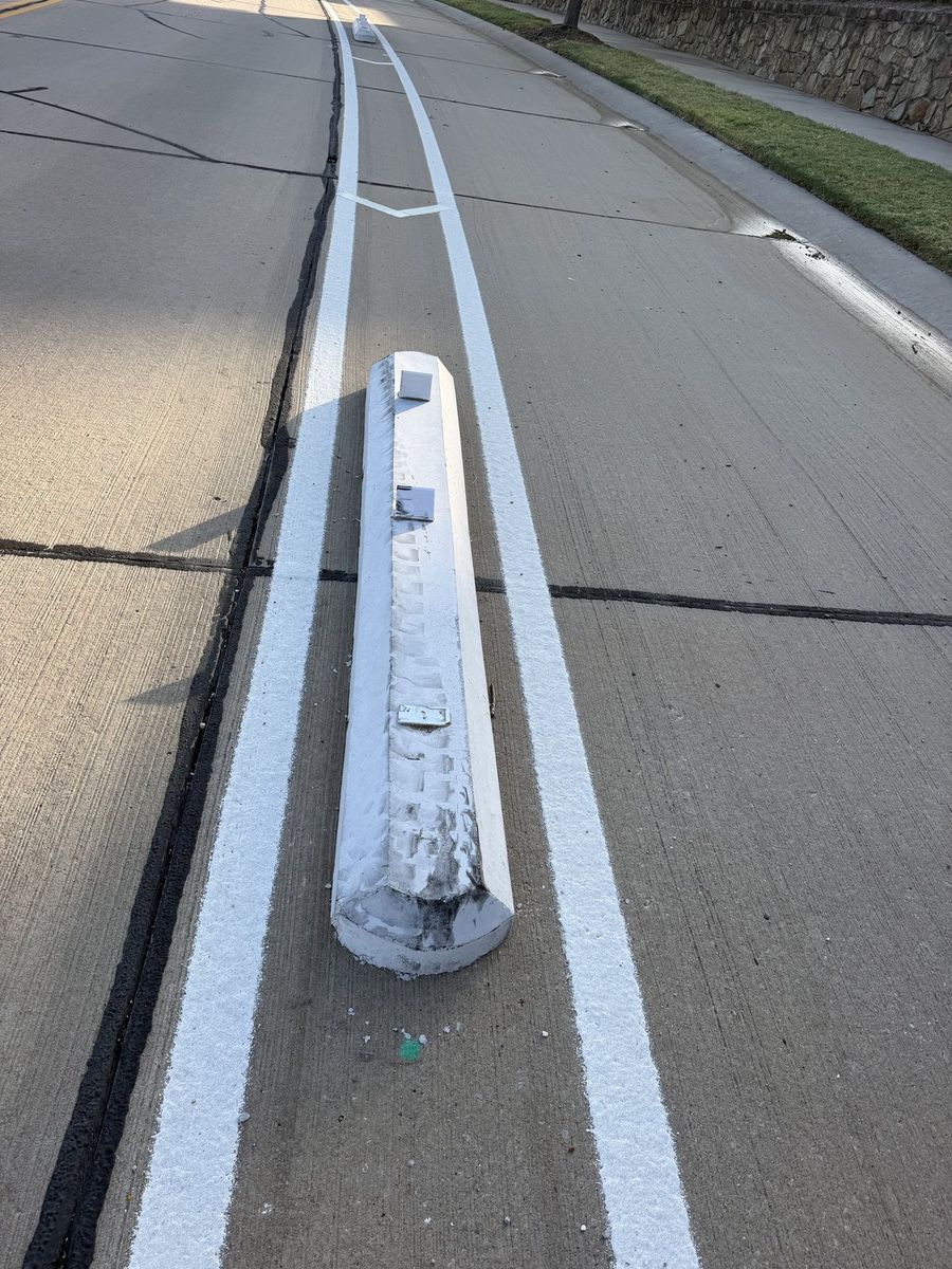 Route photo 29: South Concrete Barrier 9, Reflector Damage
