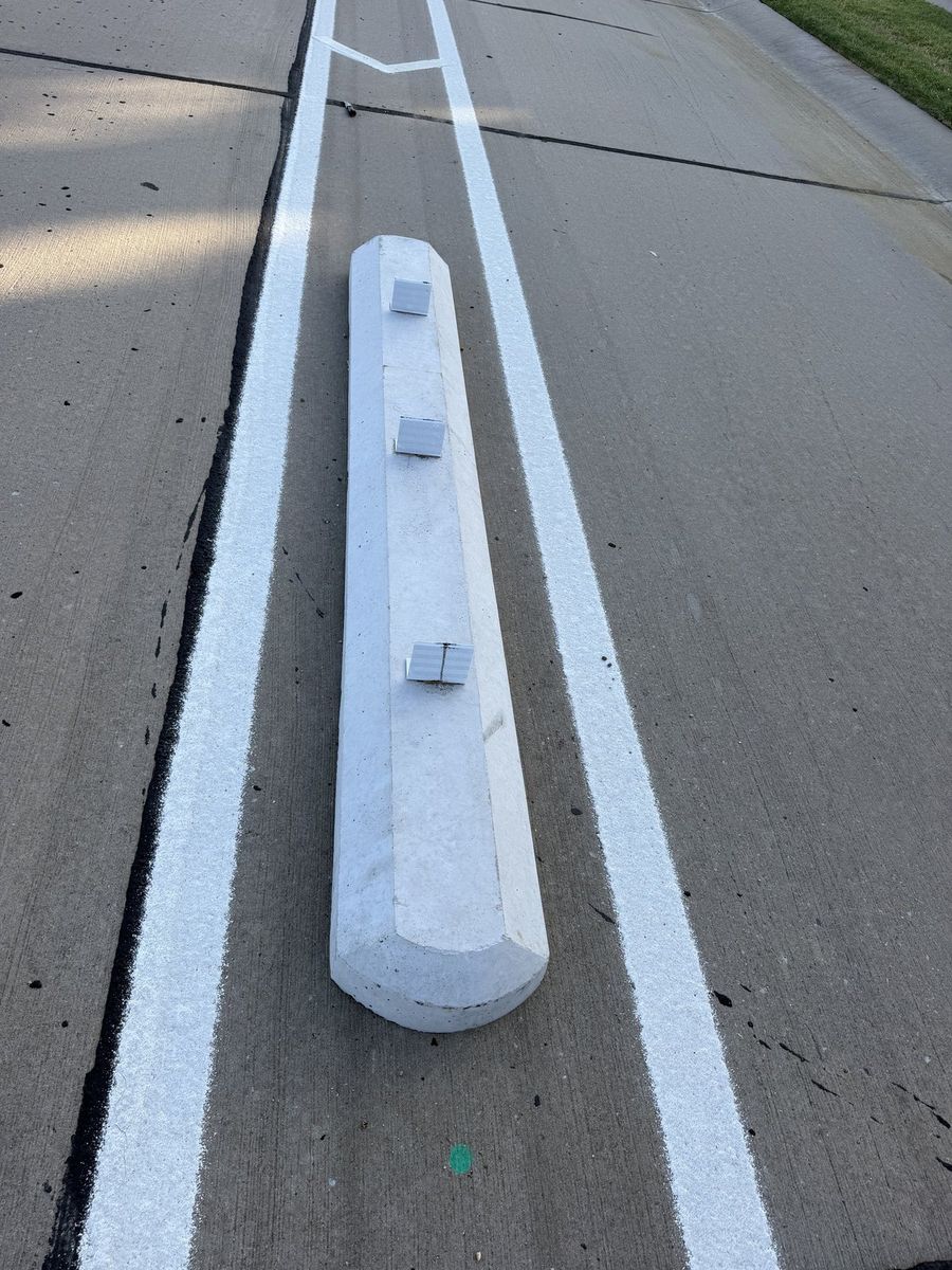 Route photo 37: South Concrete Barrier 13, Reflector Damage