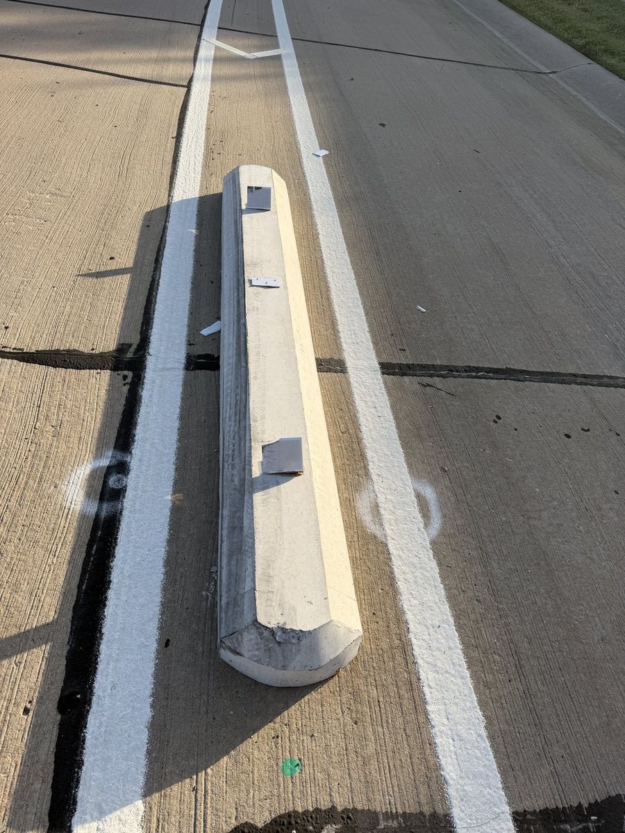Route photo 41: South Concrete Barrier 15, Concrete Damage