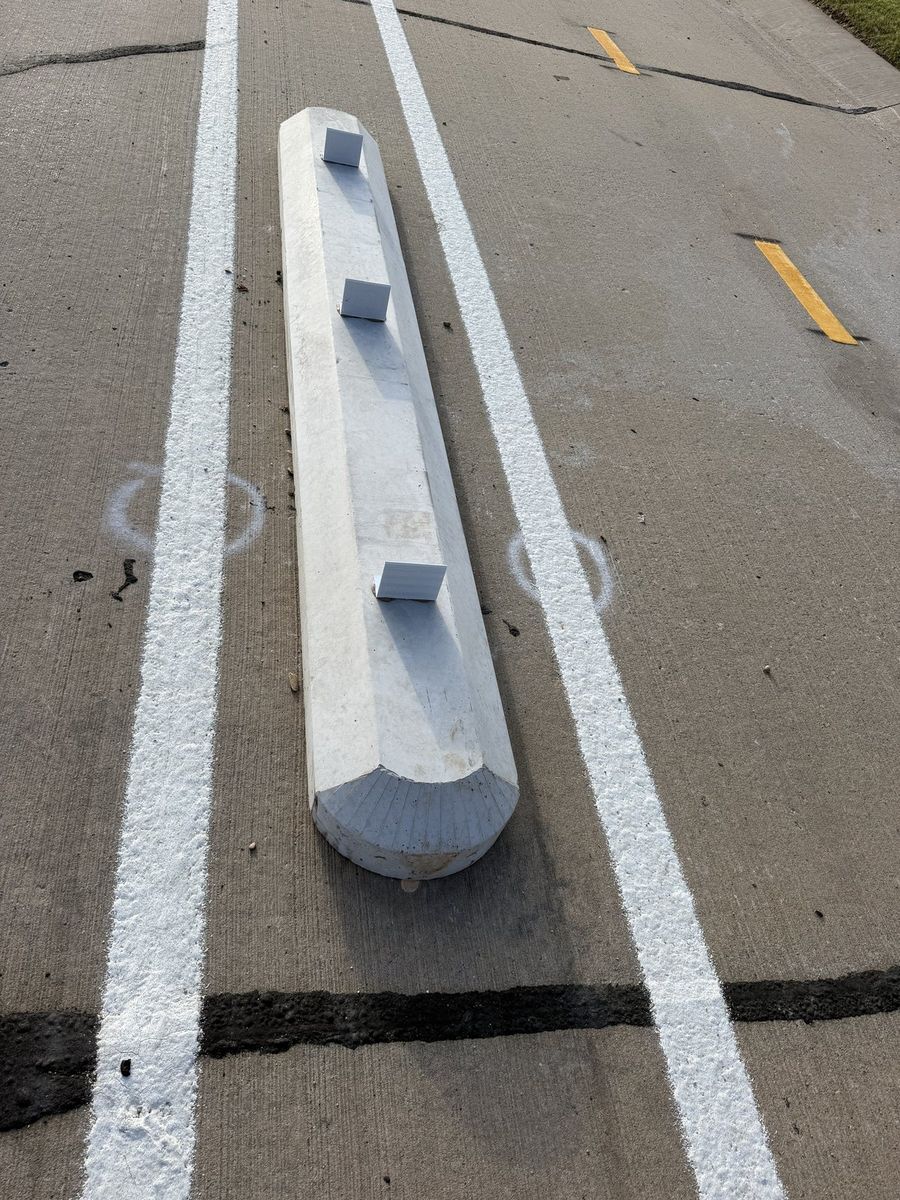 Route photo 109: South Concrete Barrier 67, Tire Marks